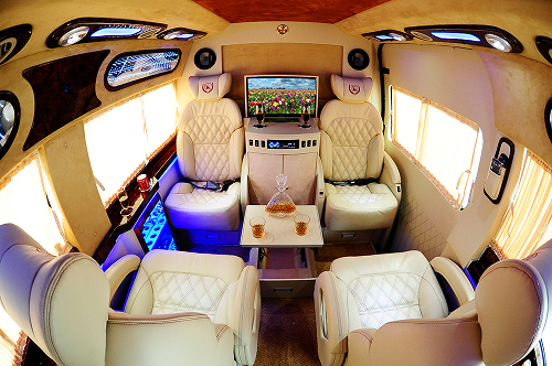 Transit Limousine phục vụ khách hàng cao cấp và khó tính